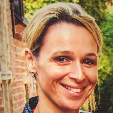 Portrait image of Katrien Van Meulder